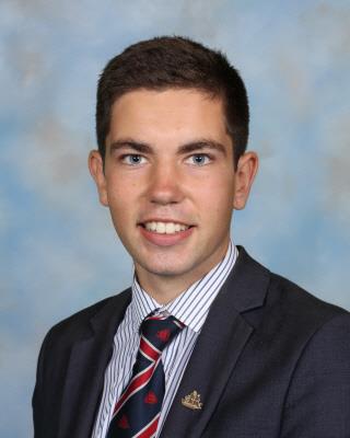 Tom Foster starts Ernst & Young Apprenticeship